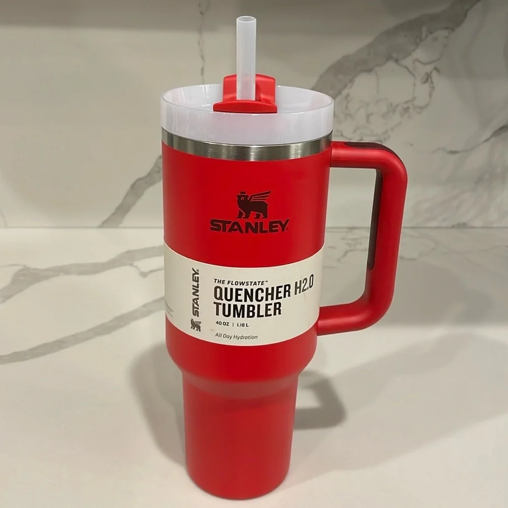 Stanley - LAVA (red) - 40 oz. Flowstate Quencher H2.0 Tumbler - NWT!